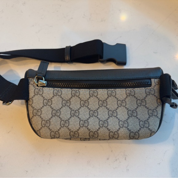 Gucci GG Supreme Monogram Belt Bag - Picture 3 of 10